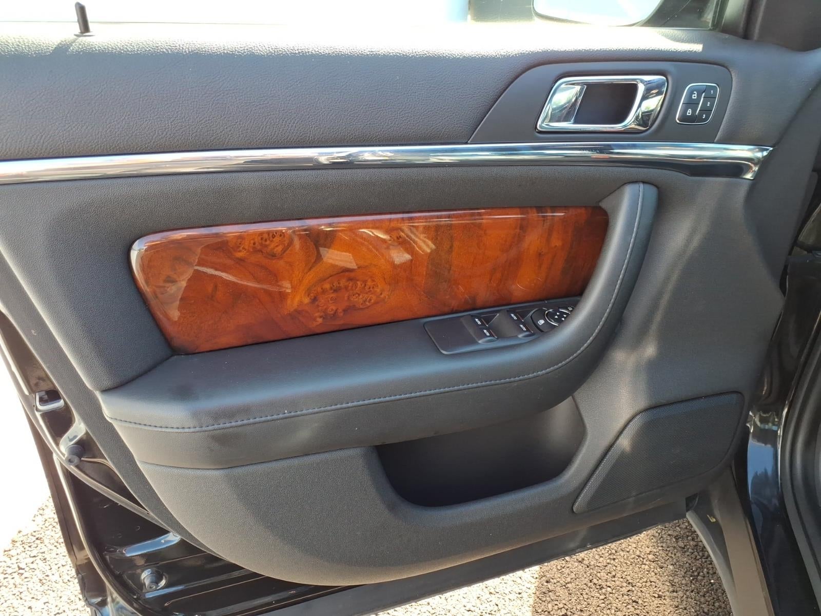 2015 Lincoln MKS Base
