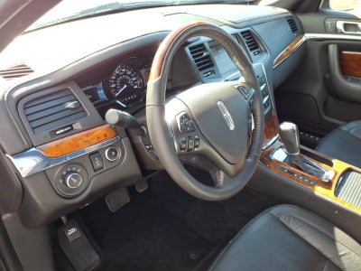 2015 Lincoln MKS Base