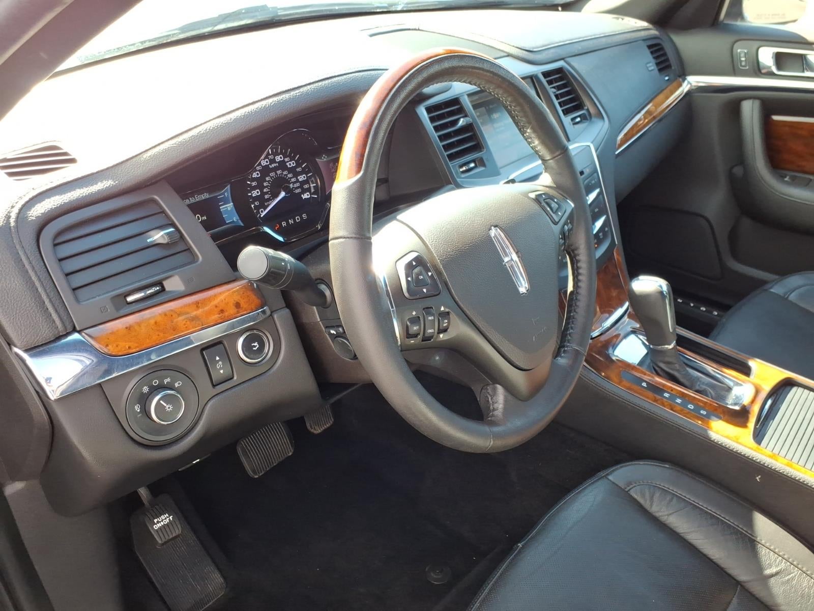 2015 Lincoln MKS Base