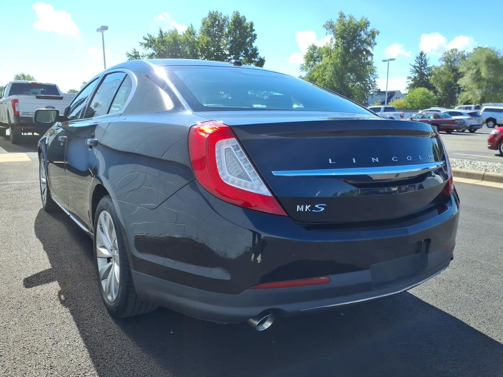 2015 Lincoln MKS Base