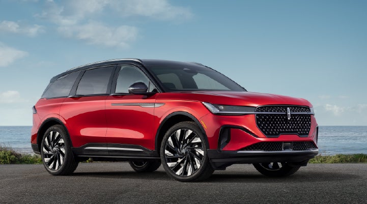 A 2025 Lincoln Nautilus® Reserve model is shown with the stylish available Jet Appearance Package. | Friendly Lincoln in Monroe MI