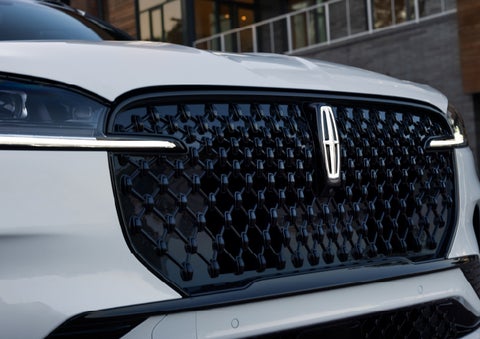 The front grille of a 2026 Lincoln Aviator® SUV is shown. | Friendly Lincoln in Monroe MI