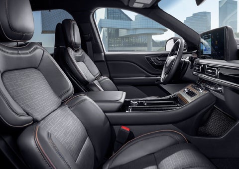 Rich leather details and other fine materials comprise the Lincoln Black Label™ model’s Invitation interior theme. | Friendly Lincoln in Monroe MI