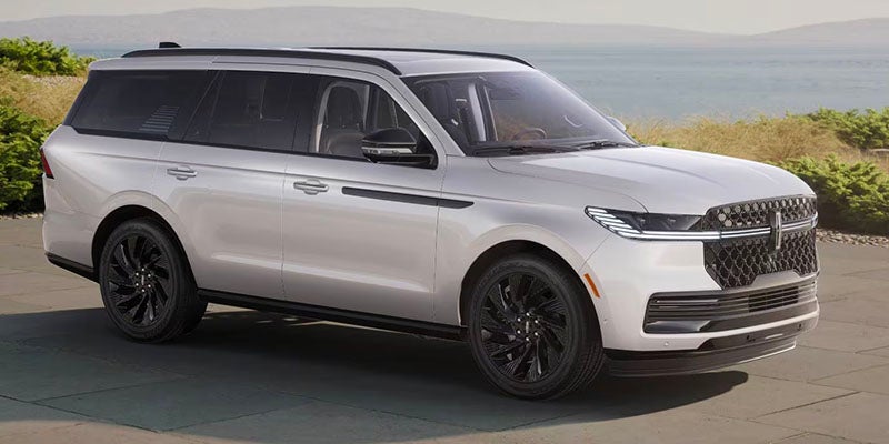 Lincoln Navigator L Reserve exterior